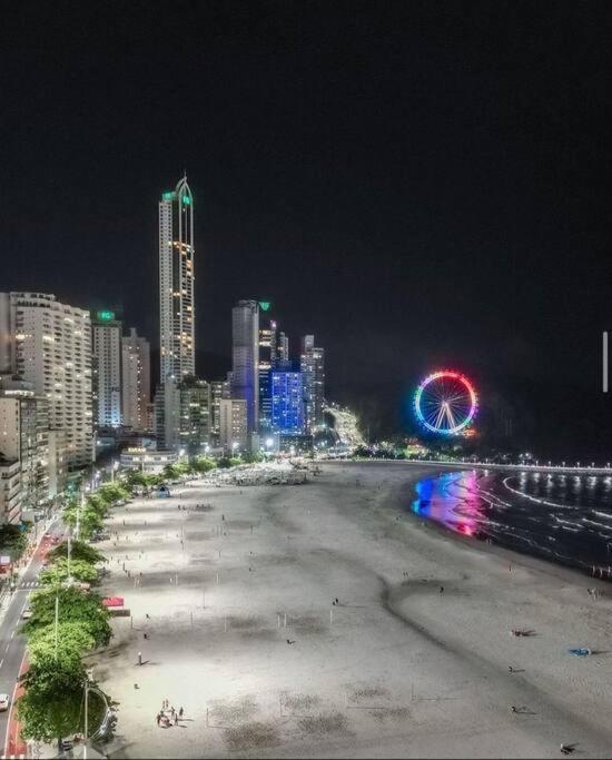 Apto A 100M Da Praia Central Balneário Camboriú Екстериор снимка