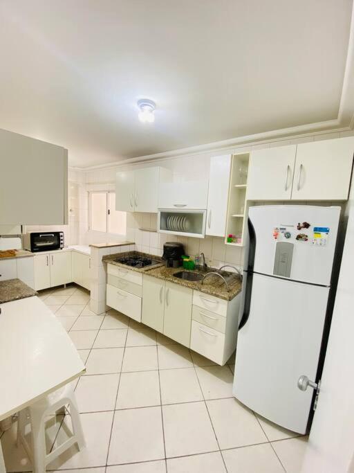Apto A 100M Da Praia Central Balneário Camboriú Екстериор снимка