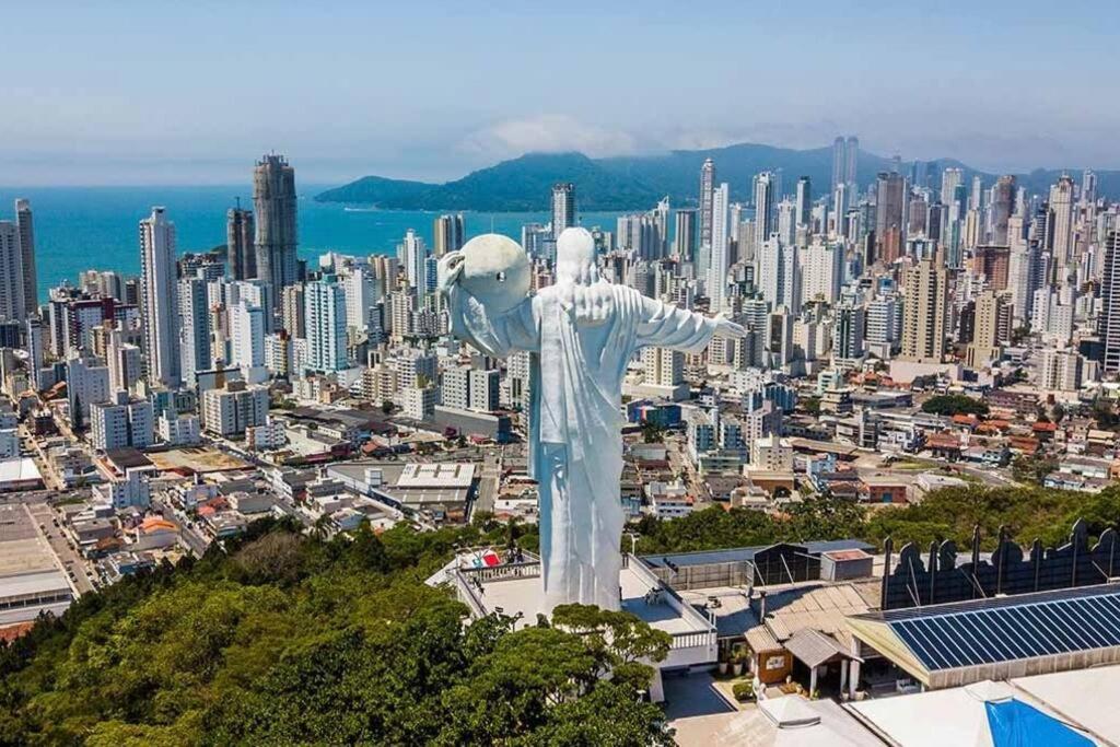 Apto A 100M Da Praia Central Balneário Camboriú Екстериор снимка
