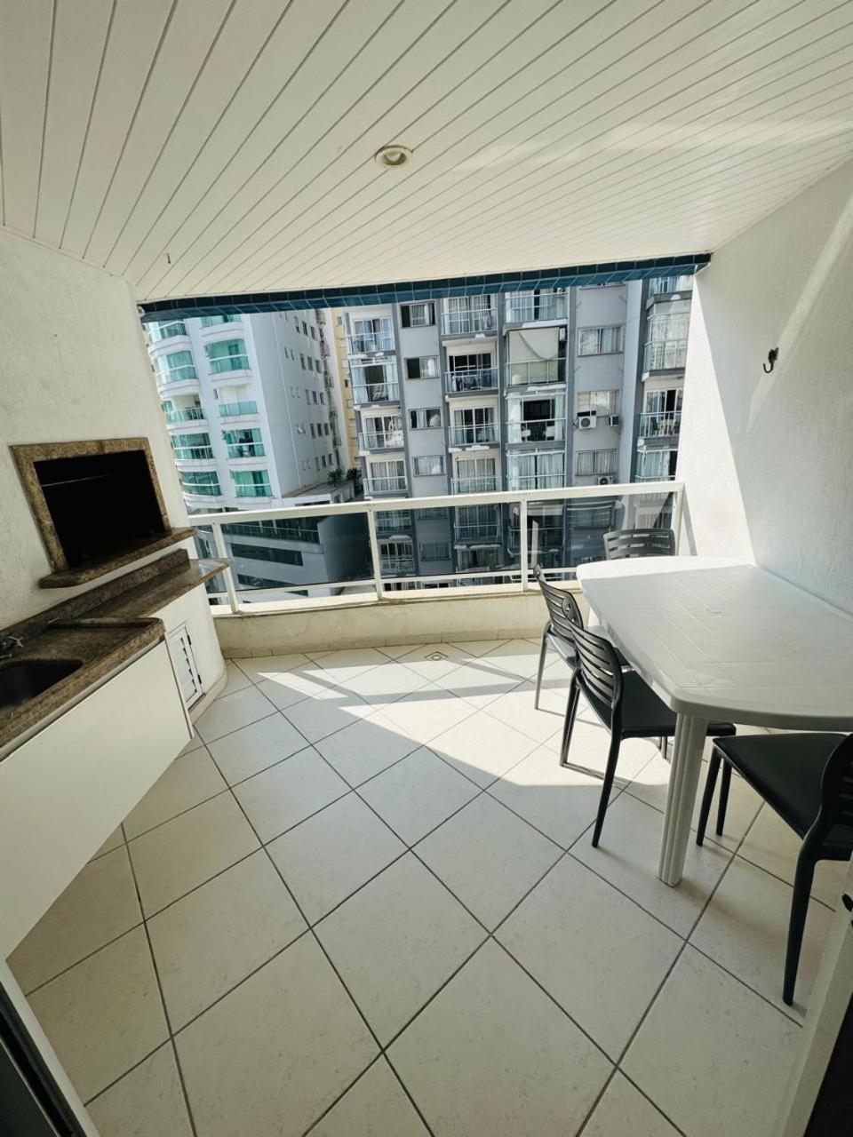 Apto A 100M Da Praia Central Balneário Camboriú Екстериор снимка